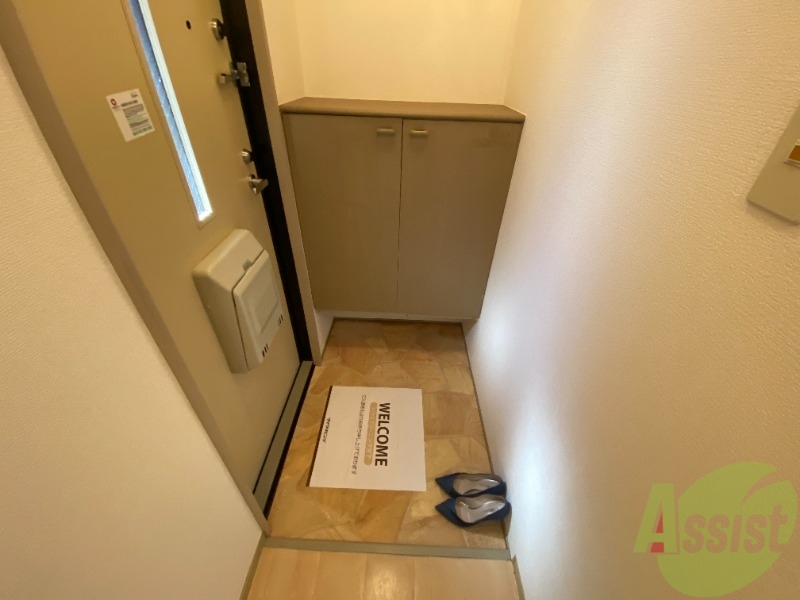 玄関　玄関から見た景色はこちらです。イメージできますか。