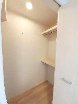 収納　ウォークインクローゼット