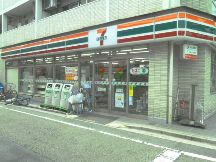 コンビニ　セブンイレブン（コンビニ）まで54m