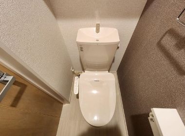 トイレ　※同タイプ写真になります