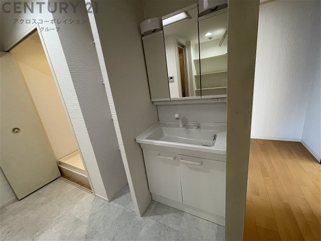 洗面設備　シャンプードレッサー付き！