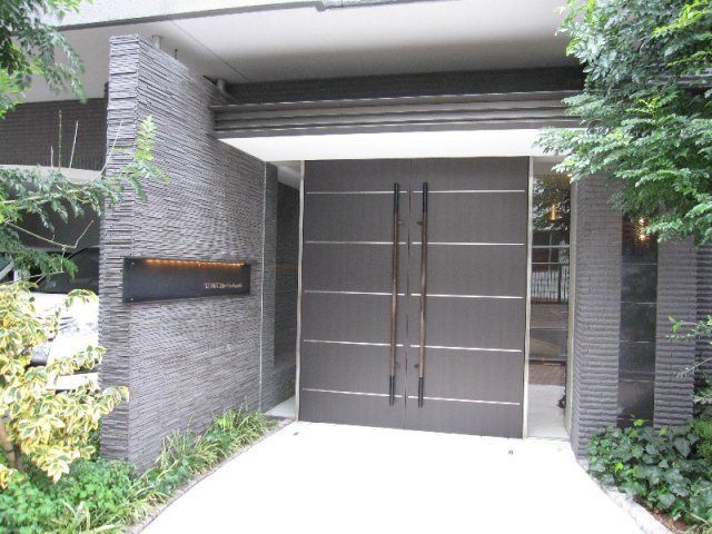 エントランス　清潔なエントランスです