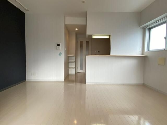 居室・リビング　こちらのリビングで趣味の時間をお楽しみください