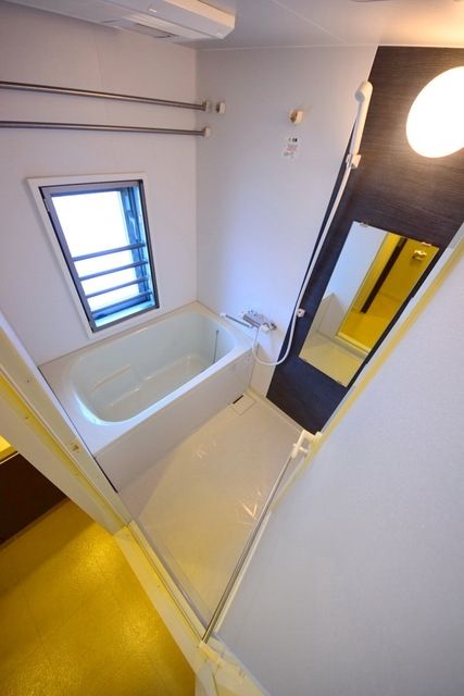 バス・シャワールーム　同物件別部屋写真