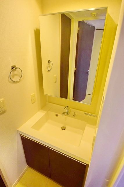 洗面設備　同物件別部屋写真
