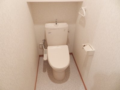 トイレ　※反転間取りタイプ別部屋の内装写真です。