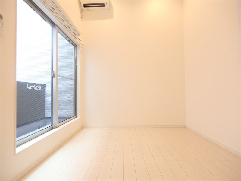 バルコニー　洋室5.9帖　ロフト4.6帖（収納にも使えます）　同仕様写真