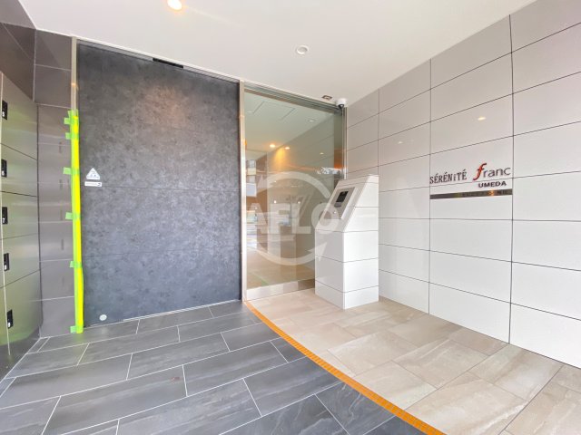 エントランス　セレニテフラン梅田　エントランス