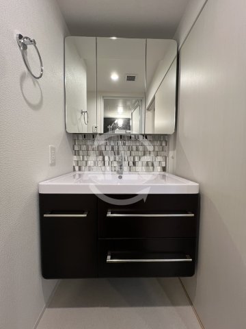 洗面設備　セレニテフラン梅田　洗面所