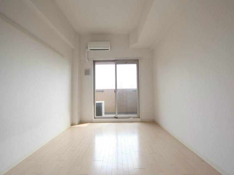 バルコニー　洋室6.2帖　クローゼット（収納充実してます）