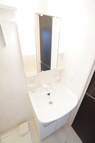 洗面設備　※同物件・同タイプの写真です。
