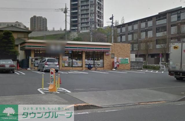 コンビニ　セブンイレブン八王子南大沢（コンビニ）まで300m