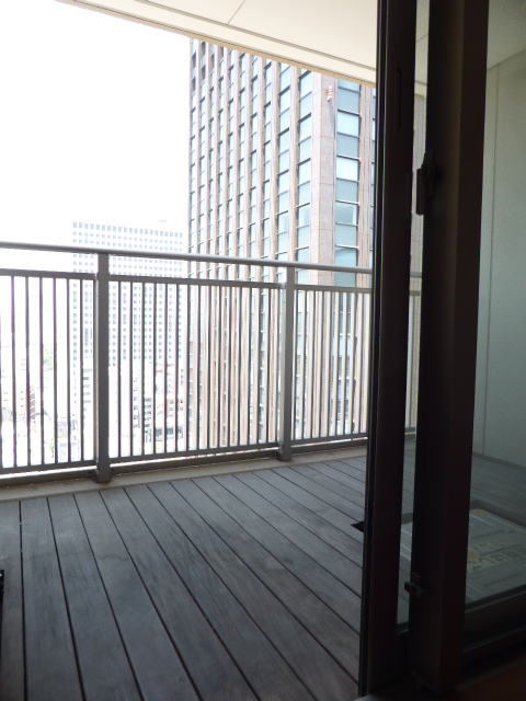 バルコニー　バルコニー