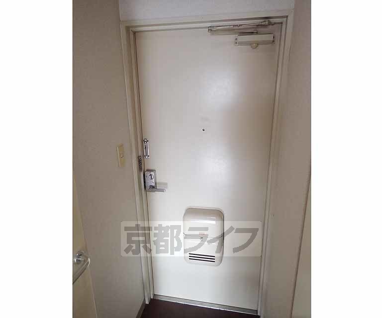 その他設備　しっかりとしたドアです。