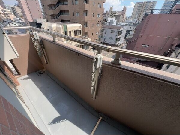 バルコニー　※写真は同じマンションの違う部屋のものになります。