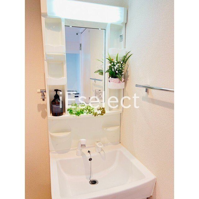 洗面設備　忙しい朝に便利な洗髪洗面化粧台