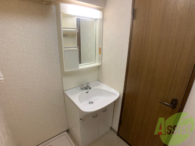 洗面設備　洗面台は人気の独立タイプです。使いやすいですよね。