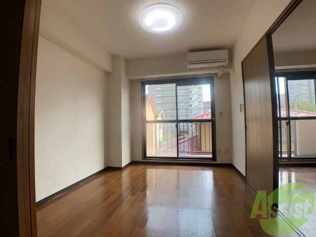 居室・リビング　明るい光が差し込む素敵なお部屋ですね～。