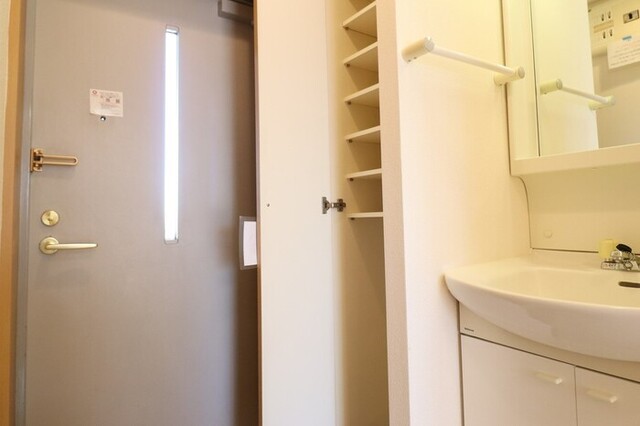 収納　シューズボックス