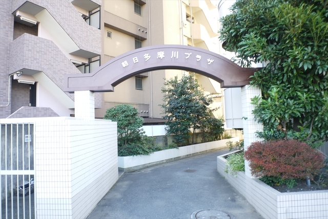 エントランス　アーチのかかったエントランス部