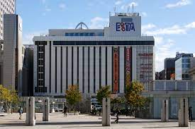 ショッピングセンター　ユニクロ札幌エスタ店（ショッピングセンター）まで373m