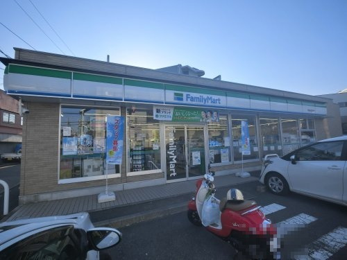 コンビニ　ファミリーマート 千葉汐見丘町店（コンビニ）まで63m