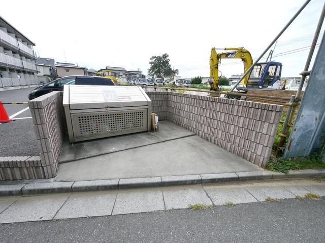 その他　ゴミ置き場（その他）まで5m