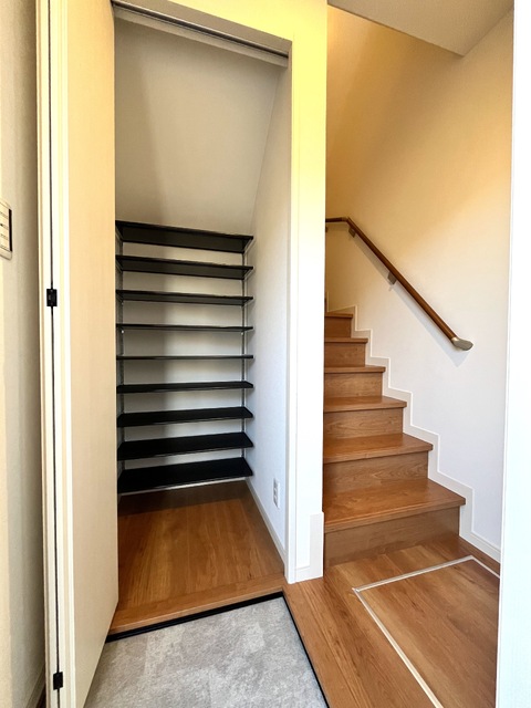 玄関　☆収納力のあるシューズＢＯＸ☆