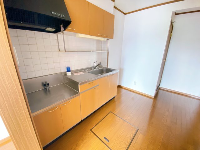 キッチン　別部屋反転間取のお写真になります。参考にご覧くださいませ。