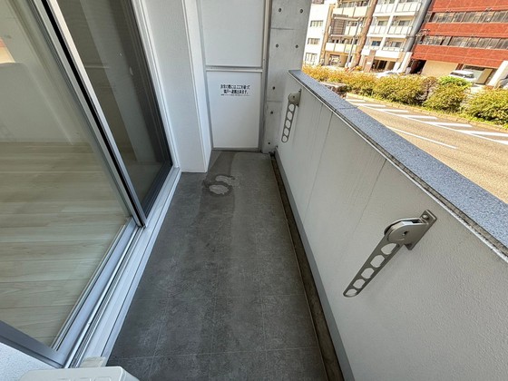バルコニー　※別部屋の写真です