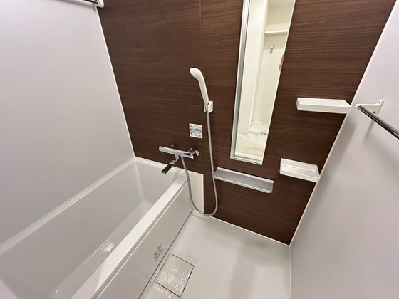 バス・シャワールーム　※別部屋の写真です