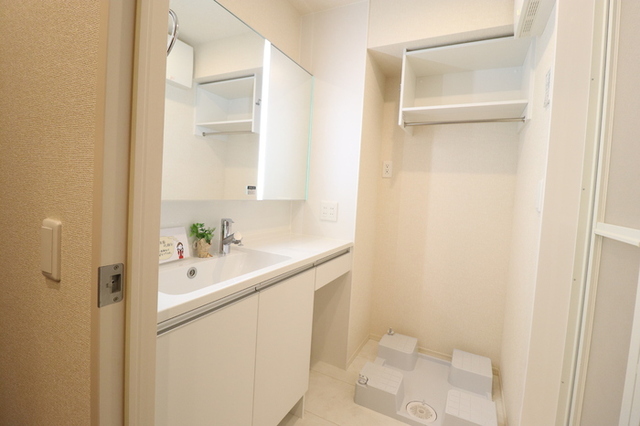 洗面設備　洗髪洗面化粧台