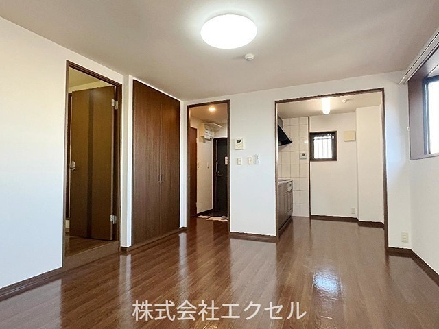 居室・リビング　広々とした室内です。