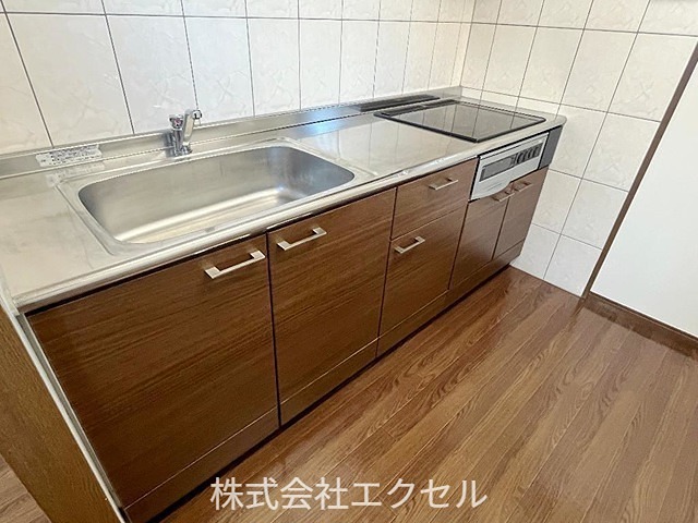 キッチン　グリル付きIHクッキングヒーターのシステムキッチン♪