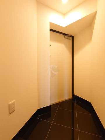 玄関　フェルモアルテ世田谷若林