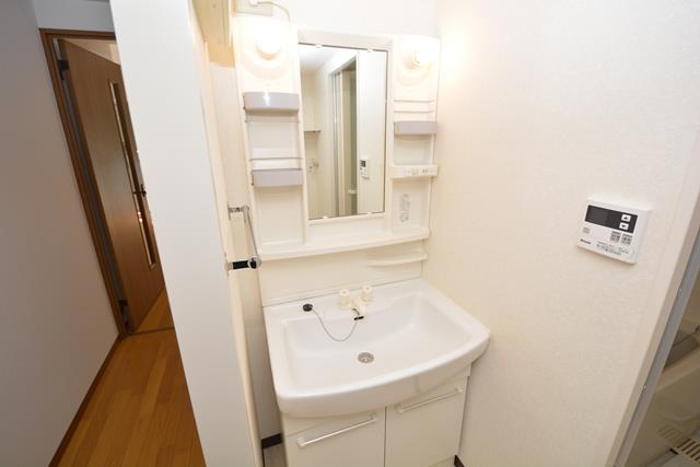 洗面設備　洗面化粧台付き！