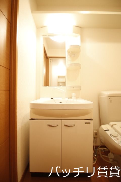 洗面設備　同型タイプの為現状優先