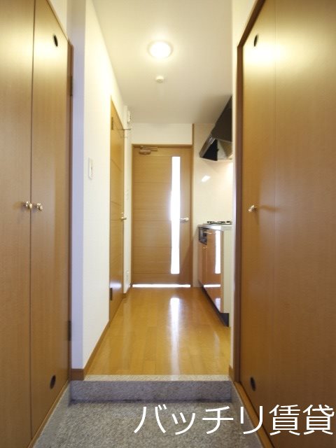 玄関　同型タイプの為現状優先