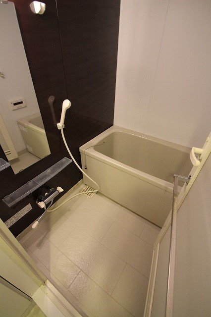 バス・シャワールーム　同物件別号室のものです。