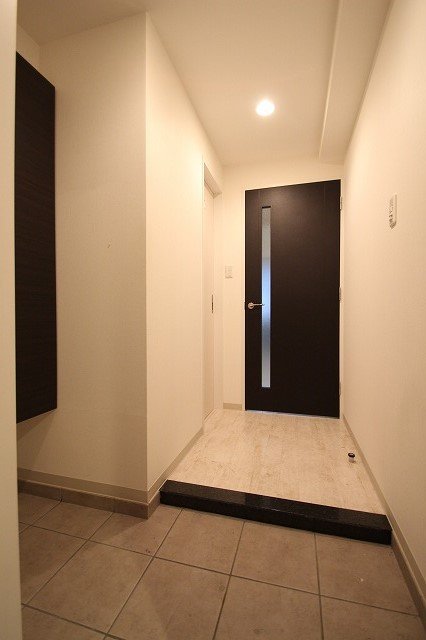 玄関　同物件別号室のものです。