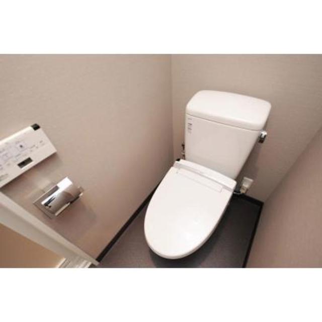 トイレ　※写真は同タイプ住戸です。