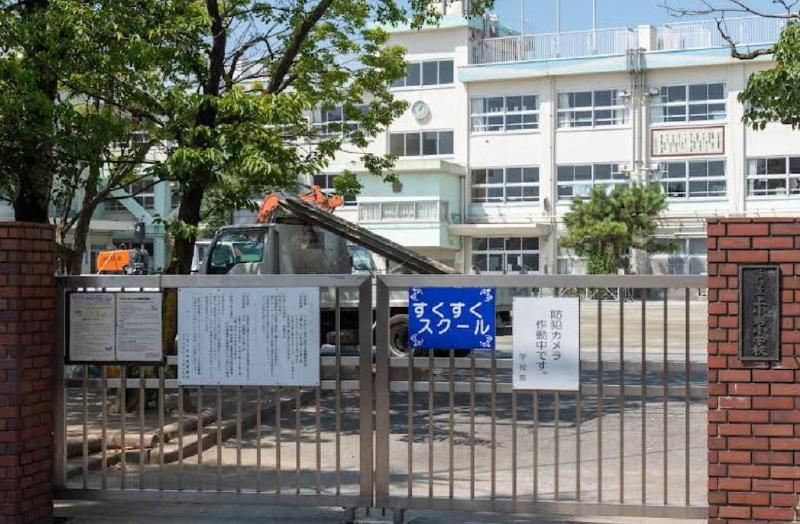 小学校　江戸川区立上小学校（小学校）まで600m