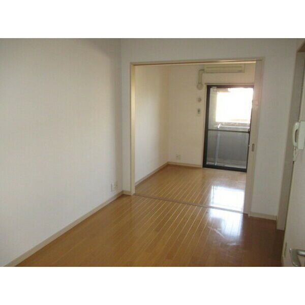 居室・リビング　洋室　※別号室参考写真