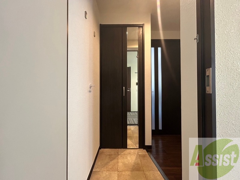 玄関　玄関の様子です。明るい印象ですね。気分もあがりそう。