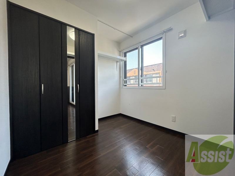 その他部屋・スペース　洋室を撮影しました。日射しがあり明るい印象。