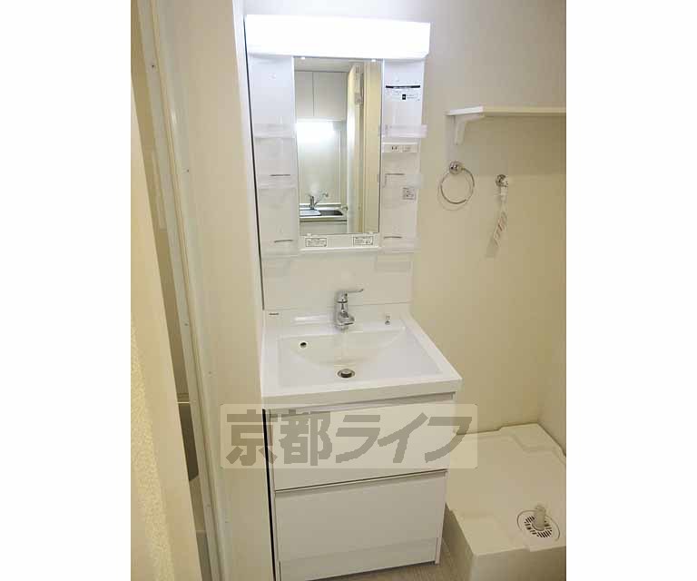 洗面設備　独立洗面台です・