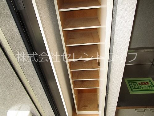 玄関　シューズボックス
