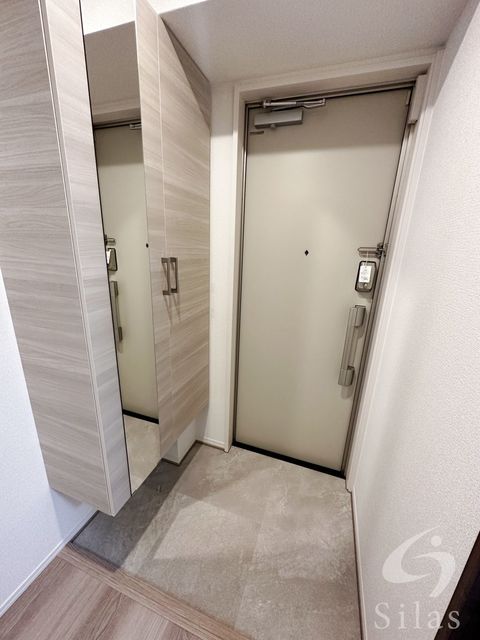 玄関　同仕様反転タイプ