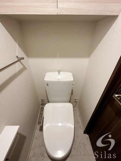 トイレ　同仕様反転タイプ