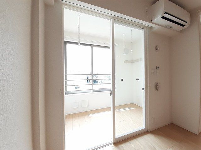 バルコニー　こちらサンルームになります